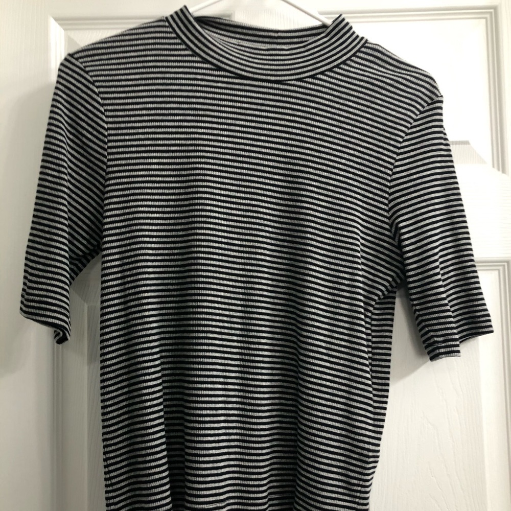 Black and white striped short sleeve shirt